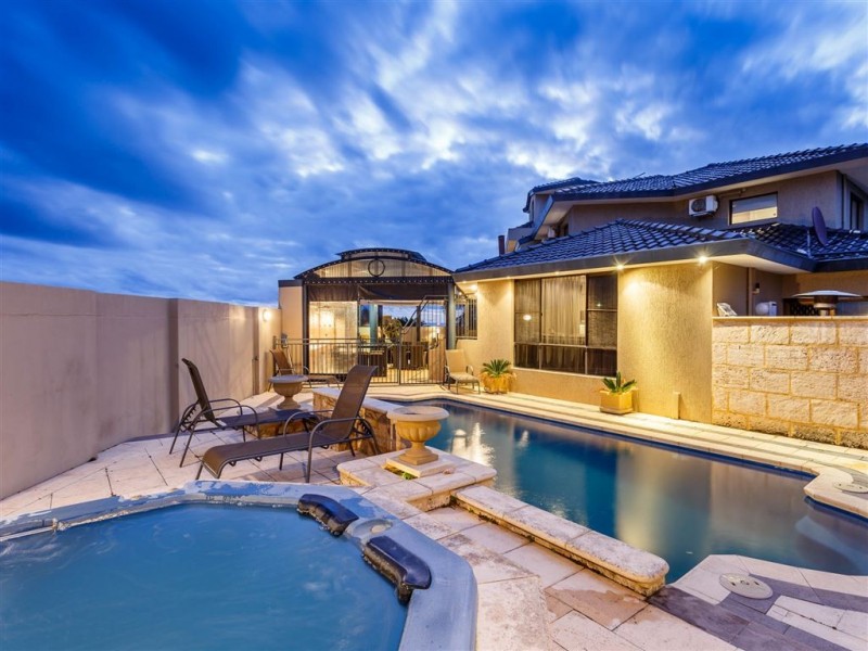 6 Viewcrest Rise, Coogee WA 6166
