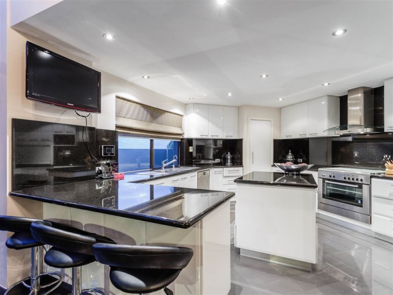 6 Viewcrest Rise, Coogee WA 6166
