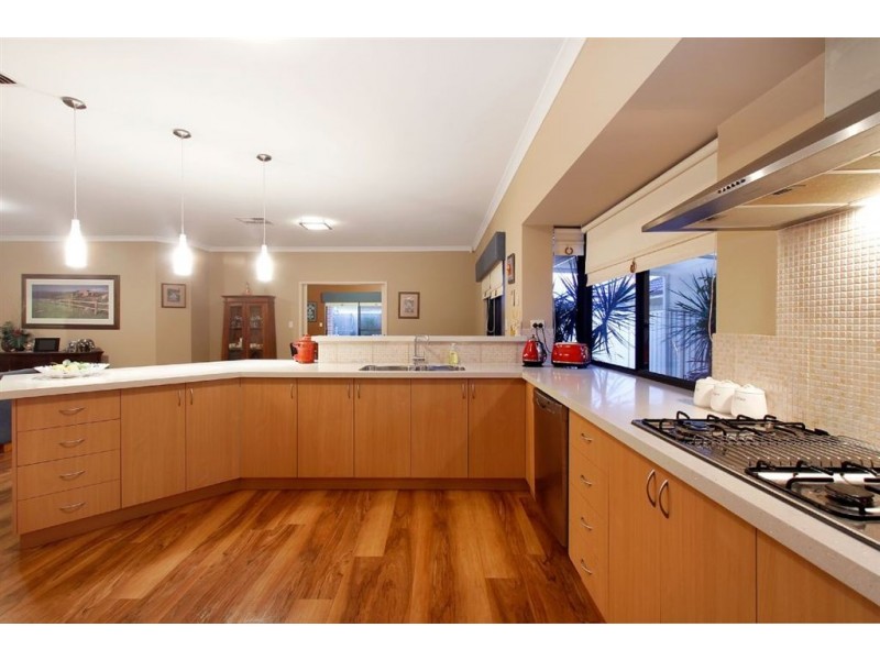 10 Warrego Street, Hammond Park WA 6164