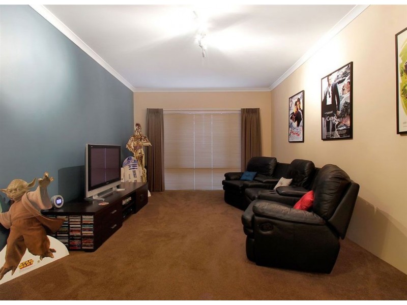 10 Warrego Street, Hammond Park WA 6164