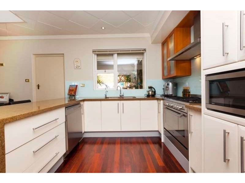 27 Wardle Road, Beaconsfield WA 6162