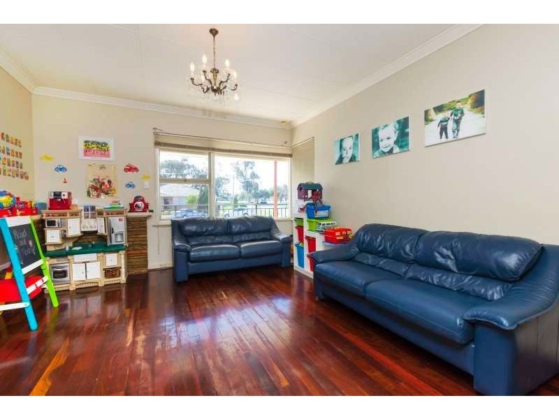 27 Wardle Road, Beaconsfield WA 6162