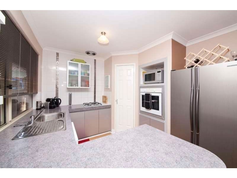 4 St Claire Gardens, Atwell WA 6164