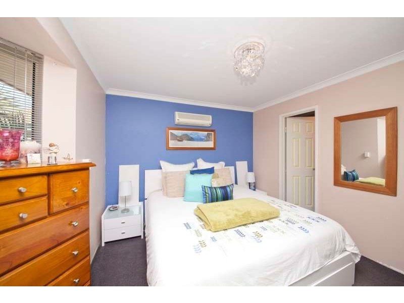 4 St Claire Gardens, Atwell WA 6164