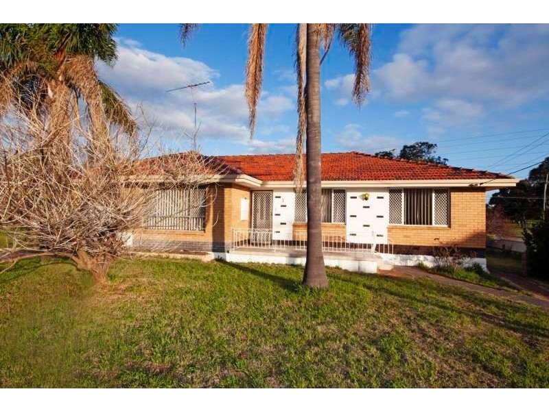 1 Pilgrim Way, Hamilton Hill WA 6163