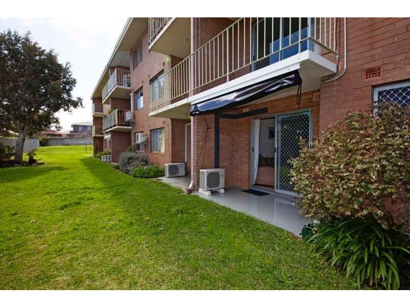 9/150 Healy Road, Hamilton Hill WA 6163