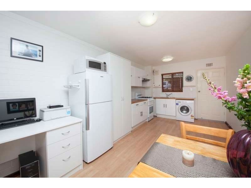 9/150 Healy Road, Hamilton Hill WA 6163