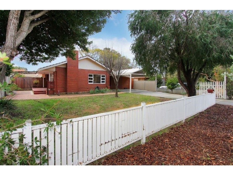 124 Cordelia Ave, Coolbellup WA 6163