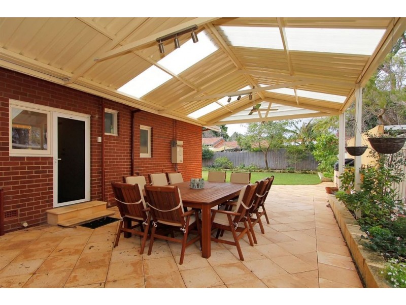 124 Cordelia Ave, Coolbellup WA 6163