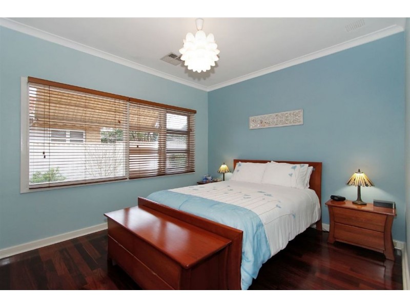 124 Cordelia Ave, Coolbellup WA 6163