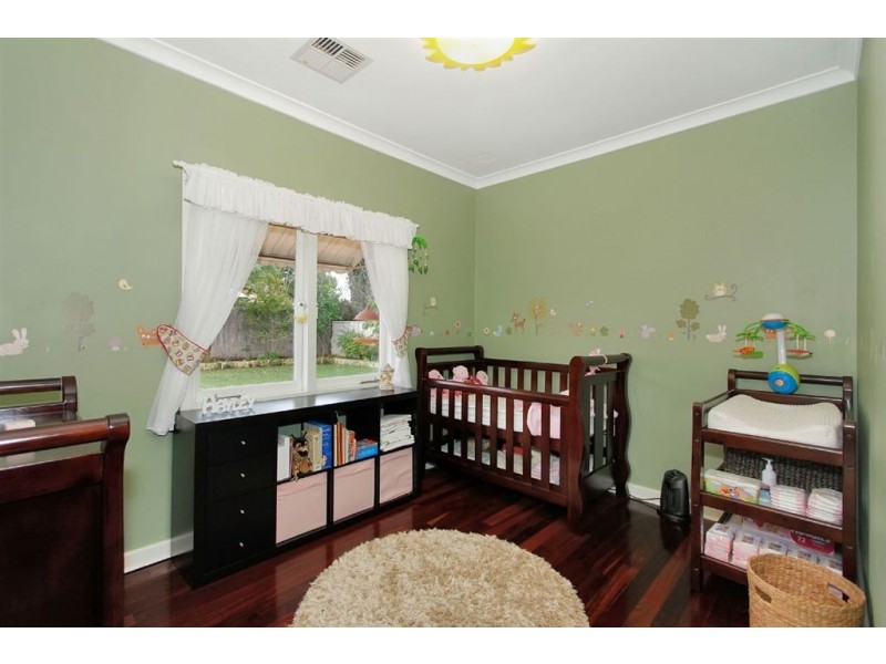 124 Cordelia Ave, Coolbellup WA 6163