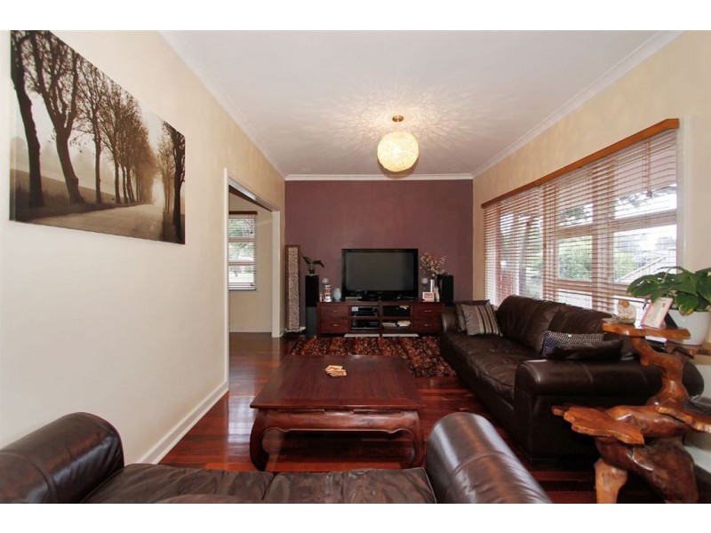 124 Cordelia Ave, Coolbellup WA 6163
