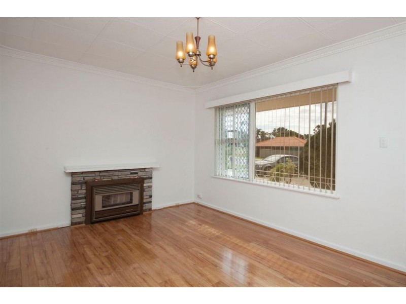 71 Edeline Street, Spearwood WA 6163