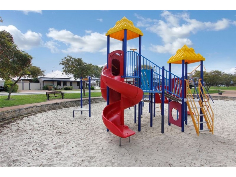 8 Chorus Circle, Atwell WA 6164