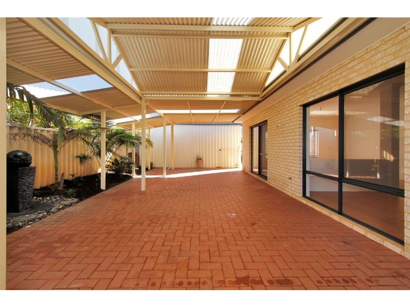 8 Chorus Circle, Atwell WA 6164