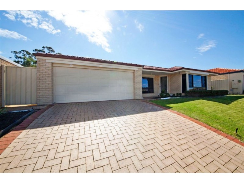 32 Carnegie Parade, Success WA 6164