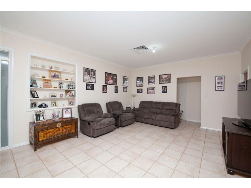 32 Carnegie Parade, Success WA 6164