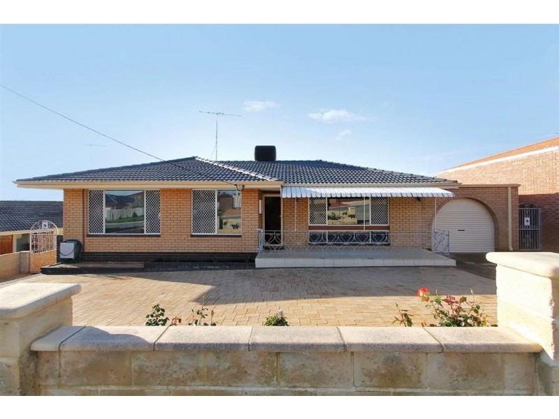 16 Newton Street, Spearwood WA 6163