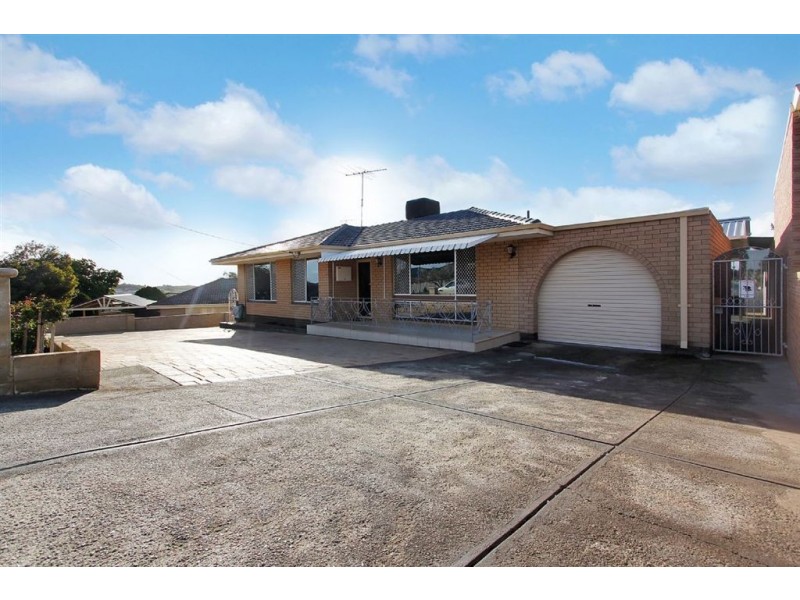 16 Newton Street, Spearwood WA 6163