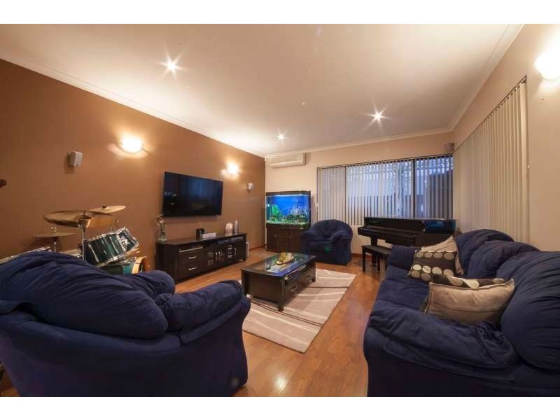 32 Forillion Avenue, Bibra Lake WA 6163