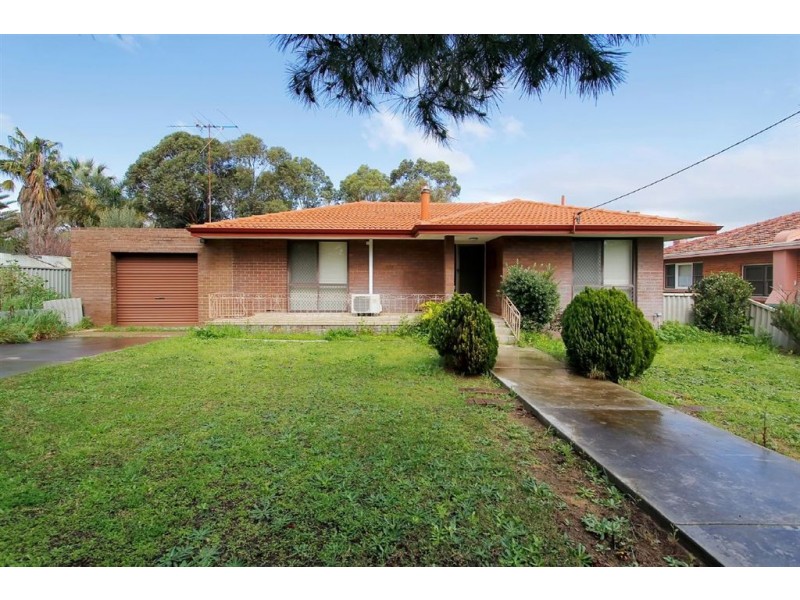 10 Entrance Road, Spearwood WA 6163