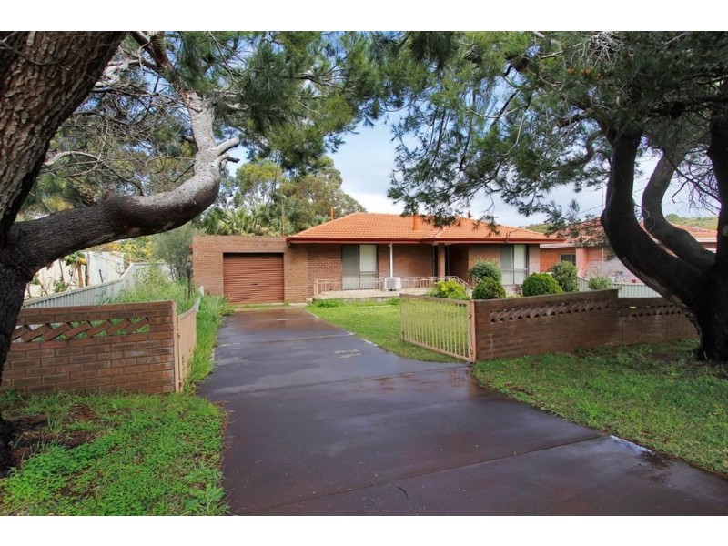 10 Entrance Road, Spearwood WA 6163