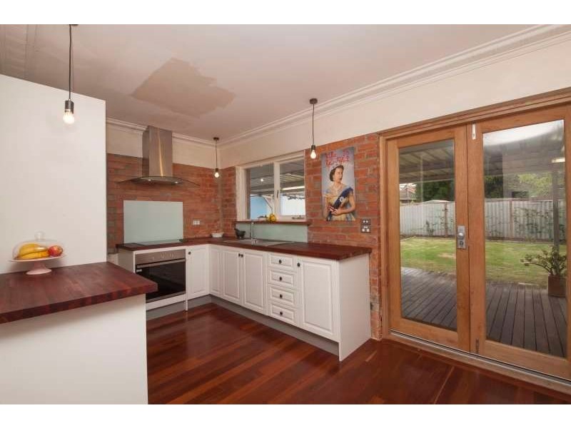 9 Packham Road, Hamilton Hill WA 6163