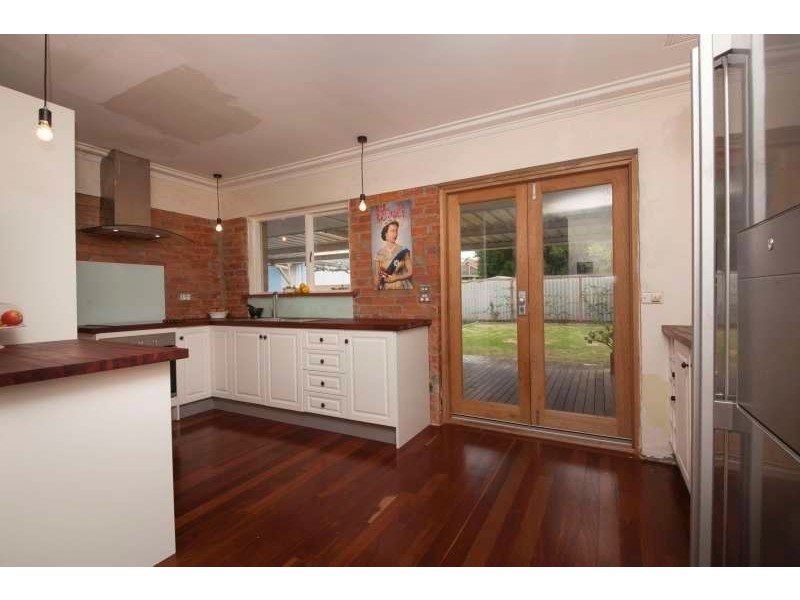 9 Packham Road, Hamilton Hill WA 6163