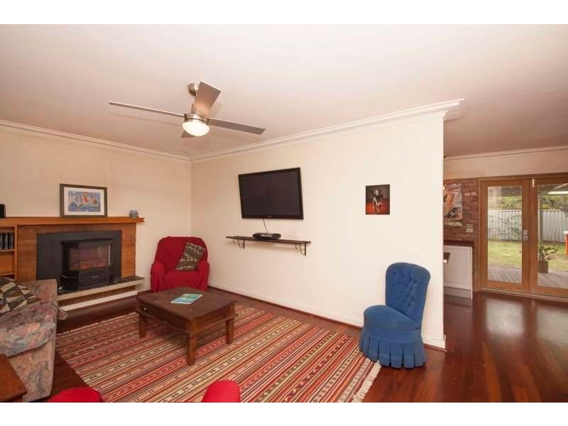 9 Packham Road, Hamilton Hill WA 6163