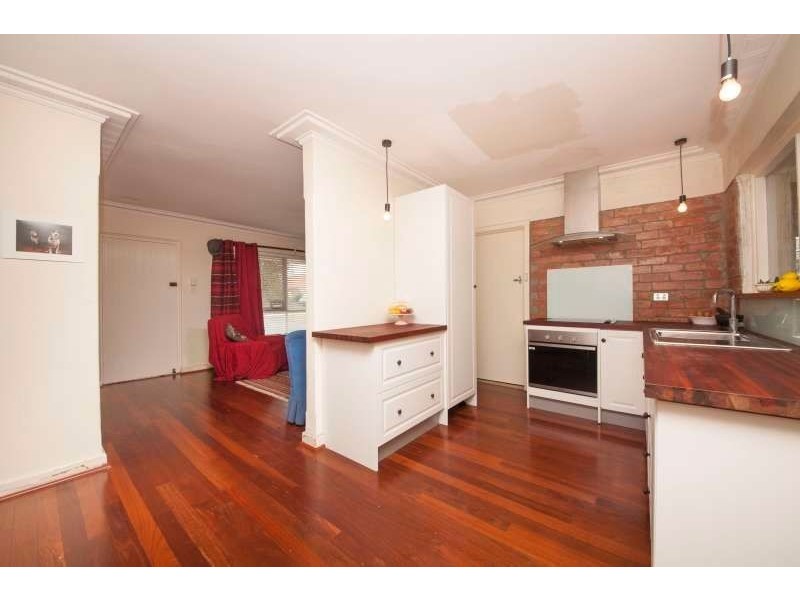 9 Packham Road, Hamilton Hill WA 6163