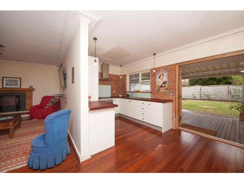 9 Packham Road, Hamilton Hill WA 6163