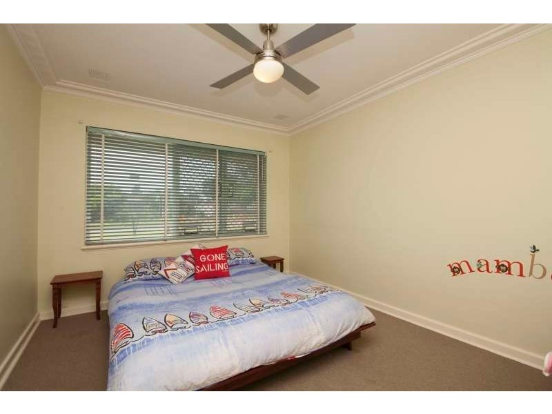 9 Packham Road, Hamilton Hill WA 6163