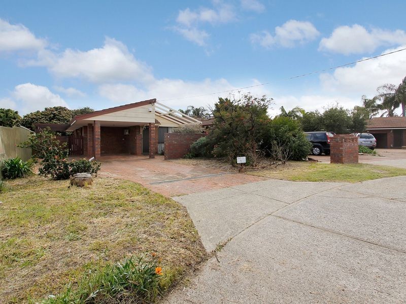 1/4 Lomatia Way, Forrestfield WA 6058