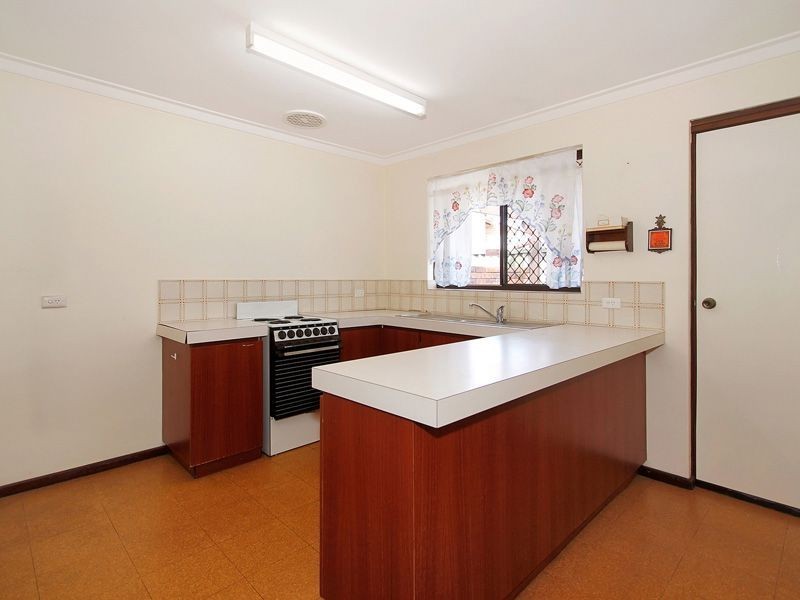 1/4 Lomatia Way, Forrestfield WA 6058