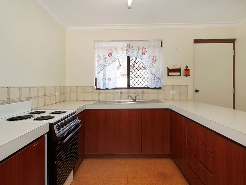 1/4 Lomatia Way, Forrestfield WA 6058