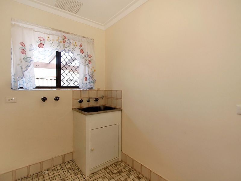1/4 Lomatia Way, Forrestfield WA 6058
