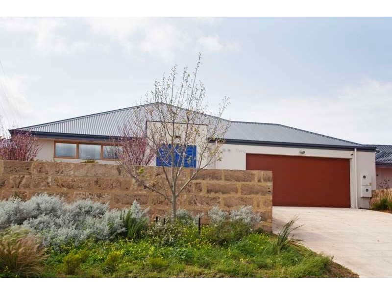 2 Buchan Close, Spearwood WA 6163