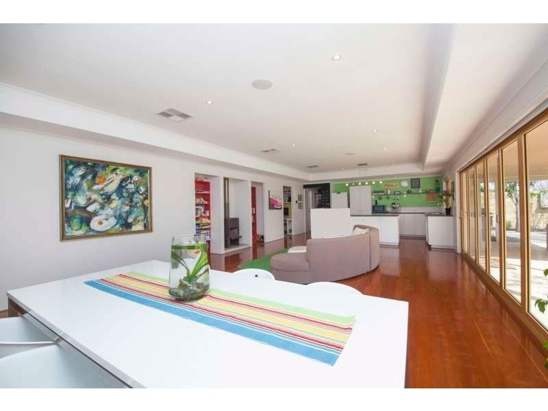 2 Buchan Close, Spearwood WA 6163