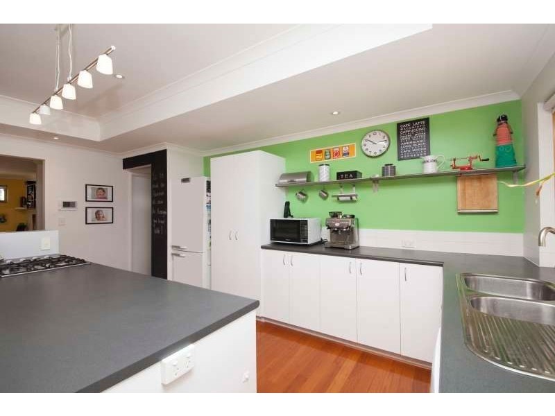 2 Buchan Close, Spearwood WA 6163