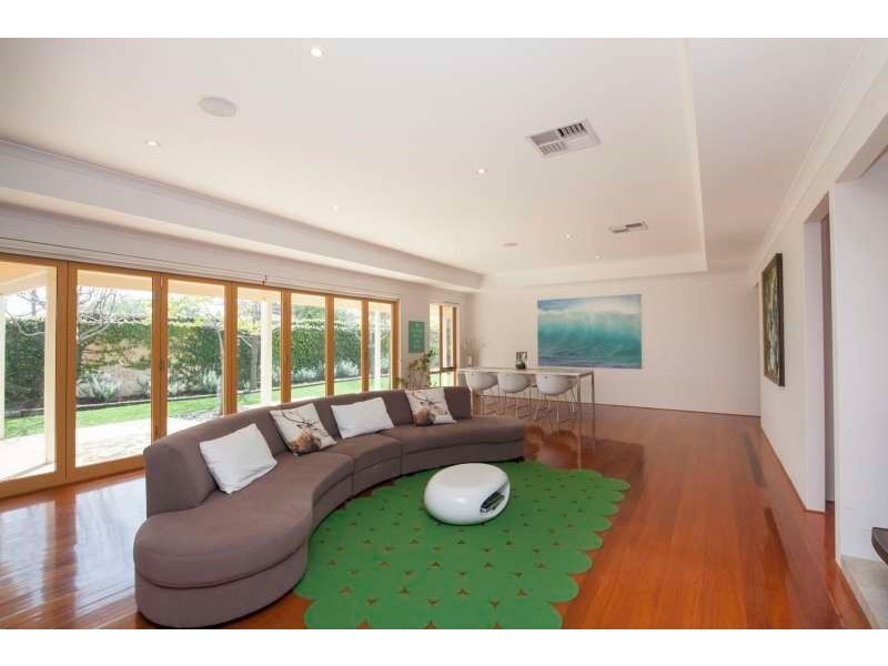 2 Buchan Close, Spearwood WA 6163