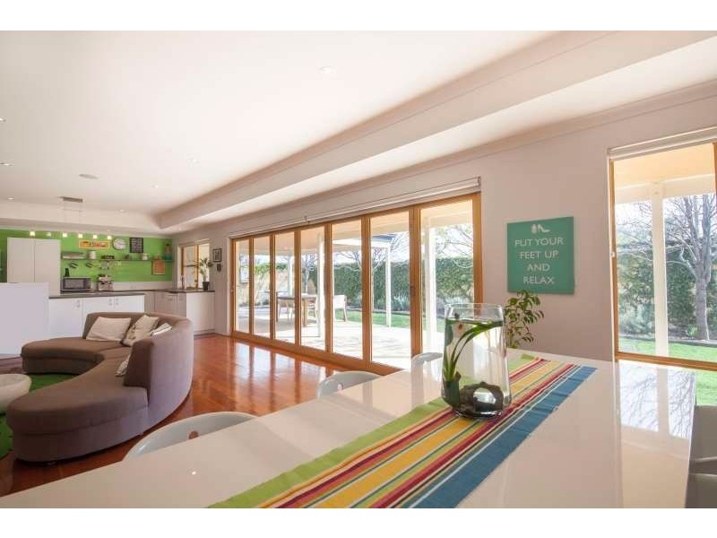 2 Buchan Close, Spearwood WA 6163