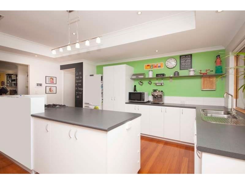 2 Buchan Close, Spearwood WA 6163