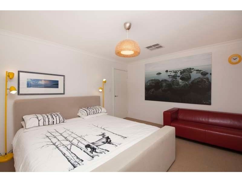 2 Buchan Close, Spearwood WA 6163