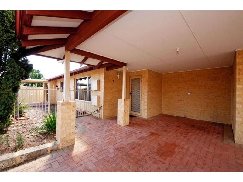 7/104 Forrest Road, Hamilton Hill WA 6163