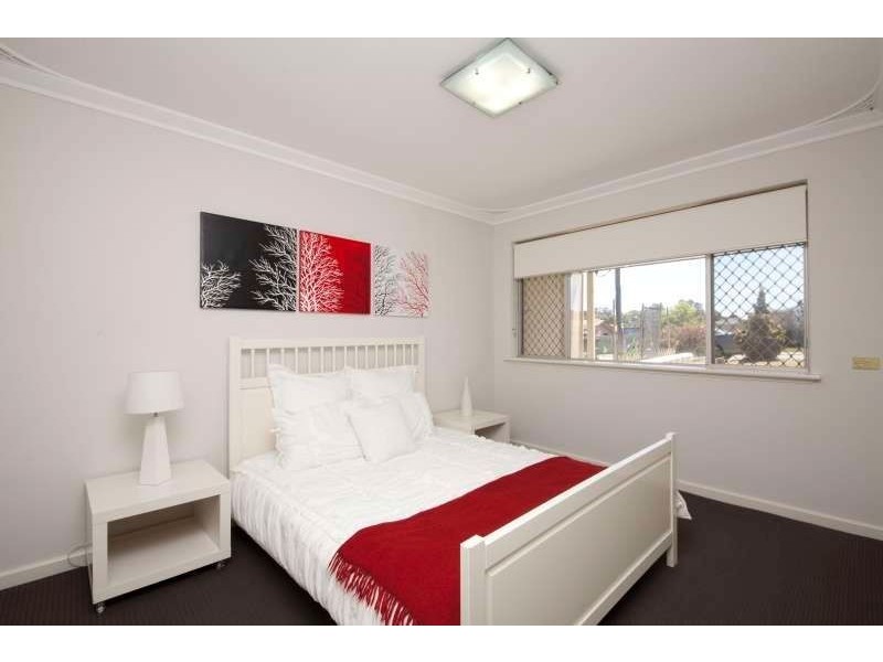 19B Hotspur Road, Spearwood WA 6163