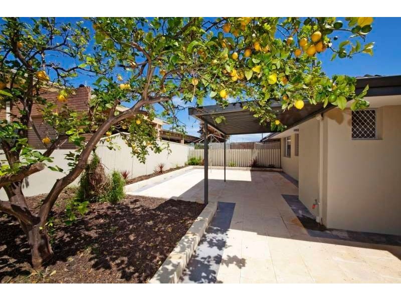 19B Hotspur Road, Spearwood WA 6163