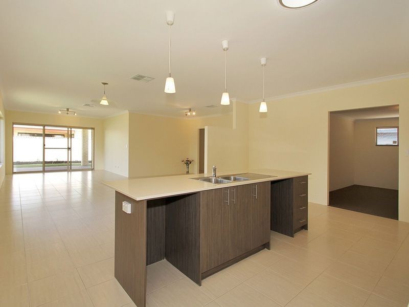 1 Napoli Avenue, Piara Waters WA 6112