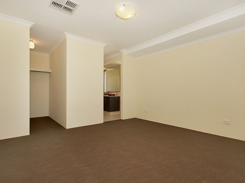 1 Napoli Avenue, Piara Waters WA 6112