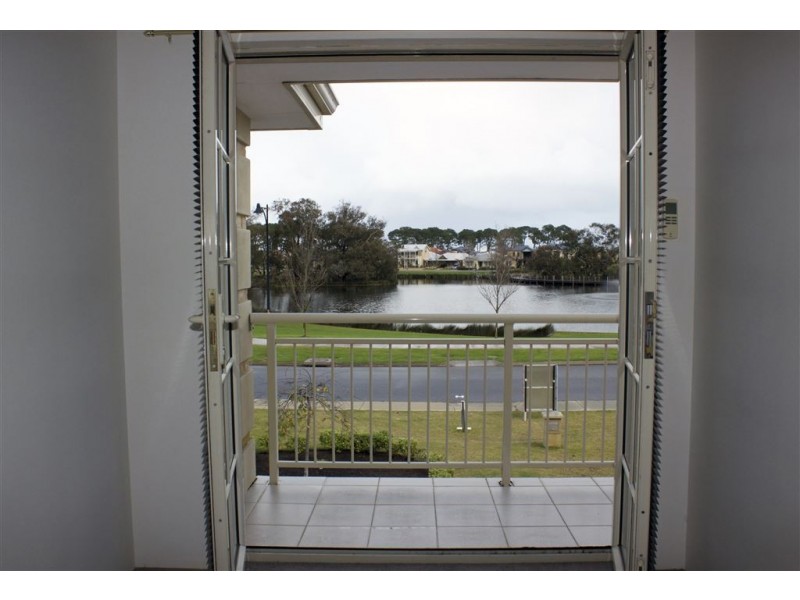 83 Aurora Drive, Atwell WA 6164