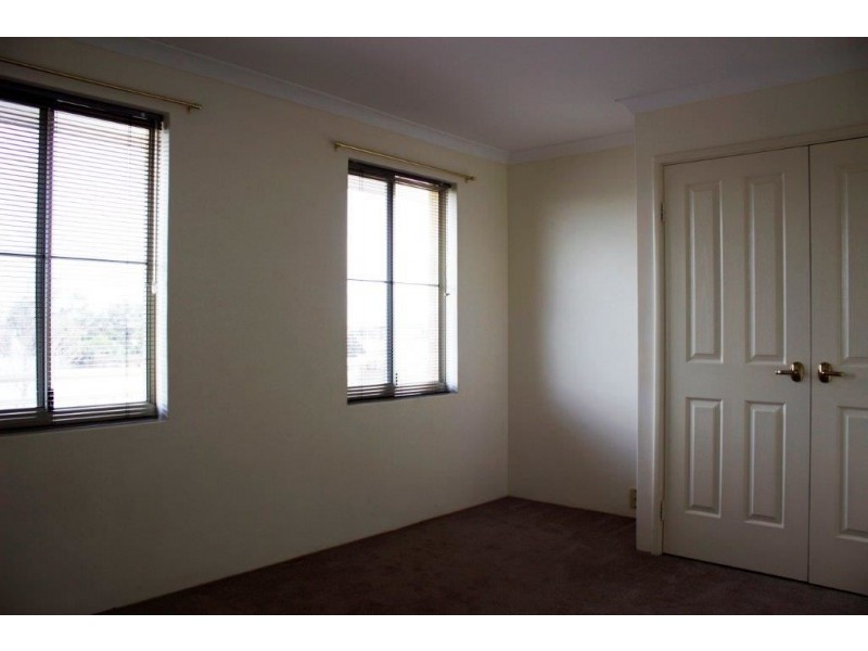 83 Aurora Drive, Atwell WA 6164